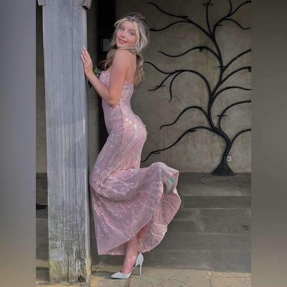 Windsor Dresses & Skirts - prom dress